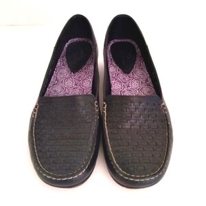 Like New! Cole Haan Basket Weave Pattern Black Loafers